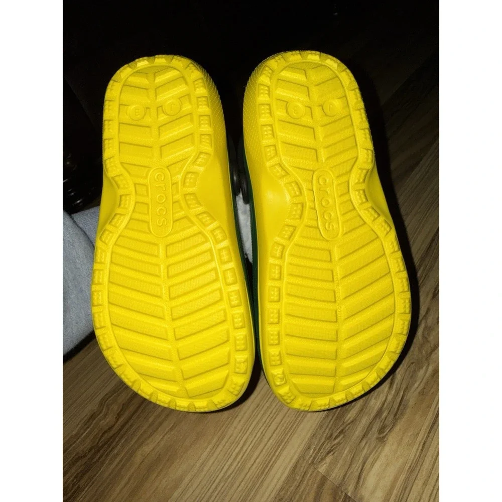 NEW‎ Buddy The Elf Crocs Boys J3 Lined Clog Christmas